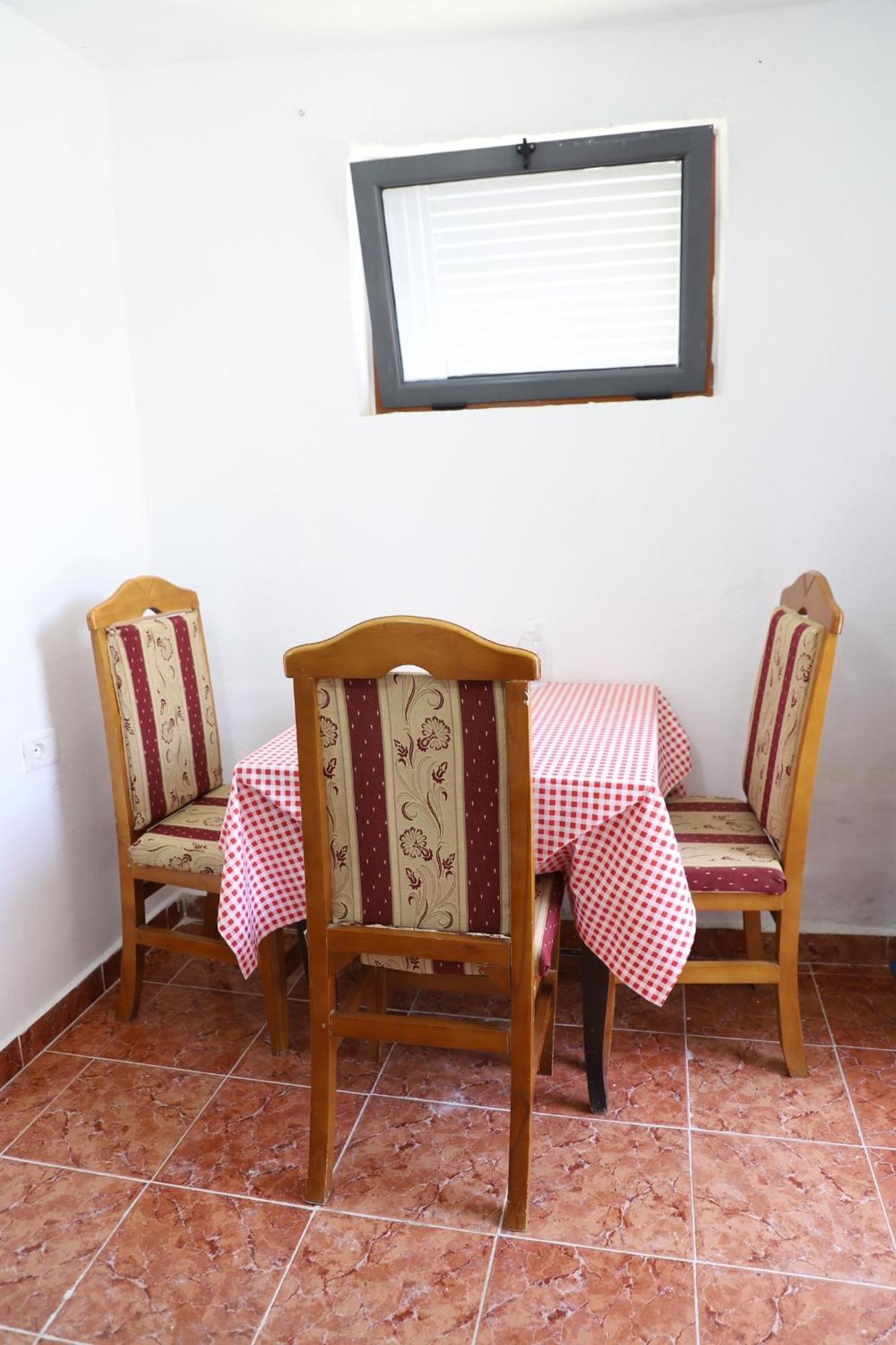 Guesthouse N&B Berat Luaran gambar
