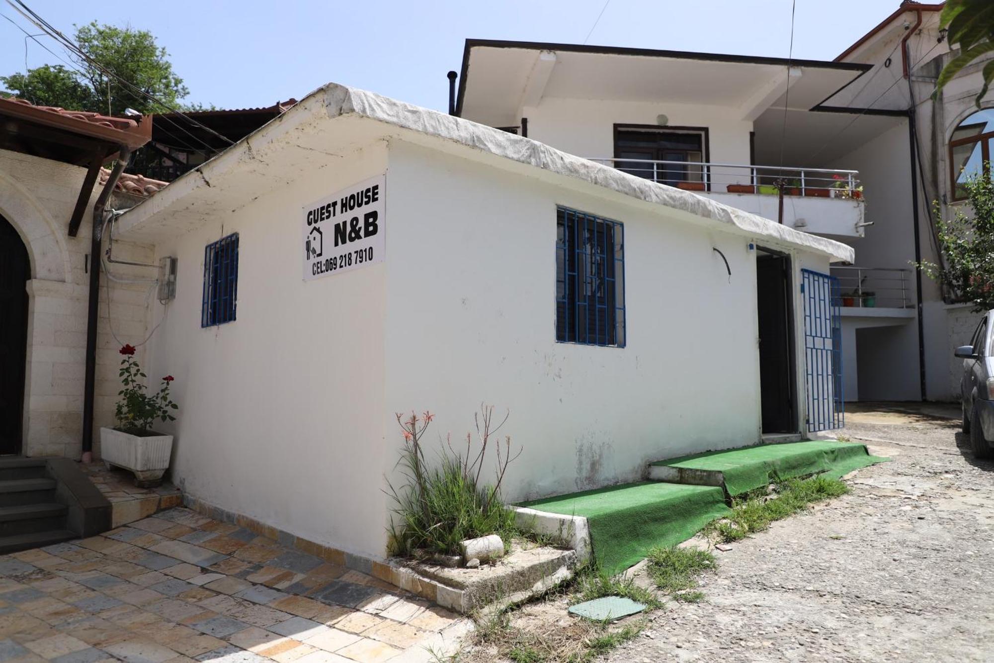 Guesthouse N&B Berat Luaran gambar