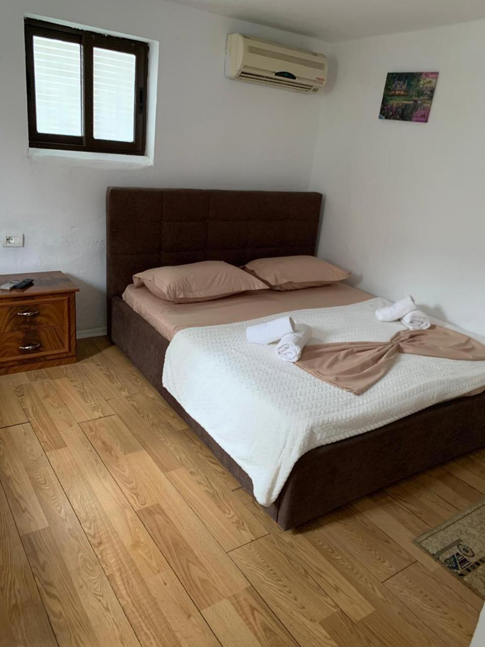 Guesthouse N&B Berat Luaran gambar